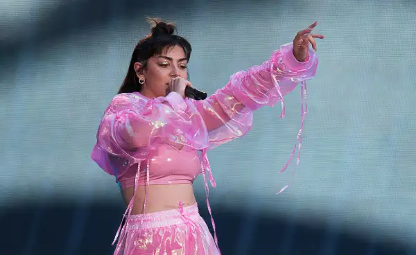2025洗茶Charli XCX美国演唱会